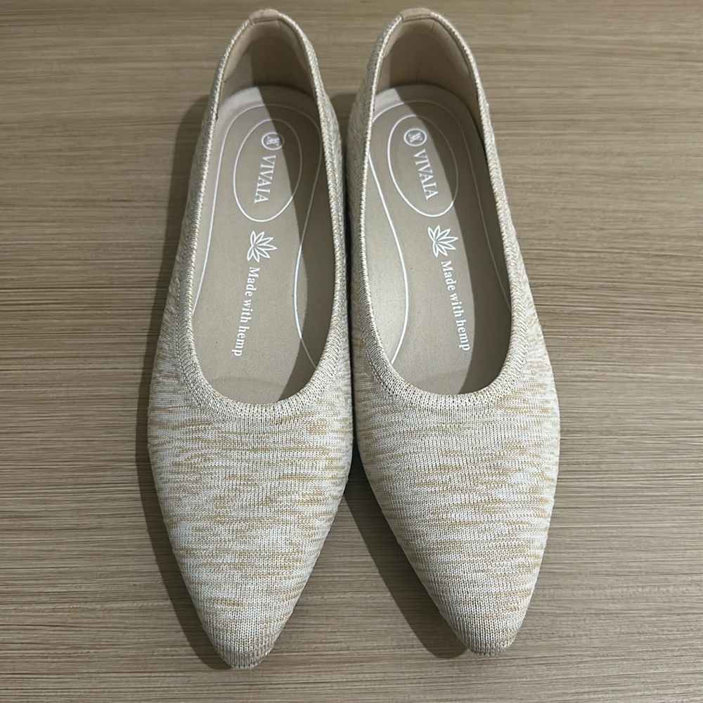 Cream Pointed Toe Flats for Versatile Wear